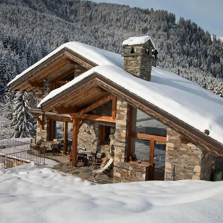 Chalet Le Cairn - Unique Ski-in Ski-out Location! *