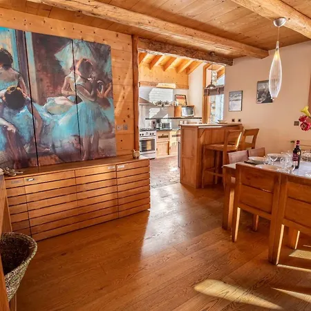 Chalet Le Cairn - Unique Ski-in Ski-out Location! Meribel