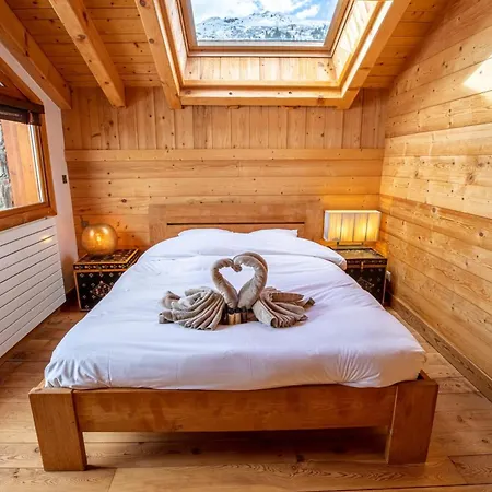 Le Cairn - Unique Ski-in Ski-out Location! *