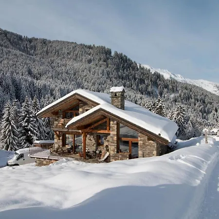 Le Cairn - Unique Ski-in Ski-out Location! Chalet *