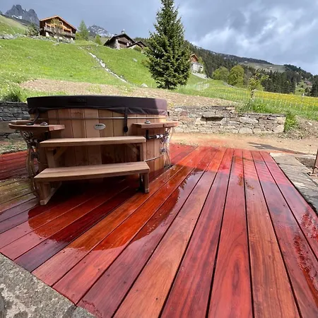 Le Cairn - Unique Ski-in Ski-out Location! Outside Hot Tube * Meribel